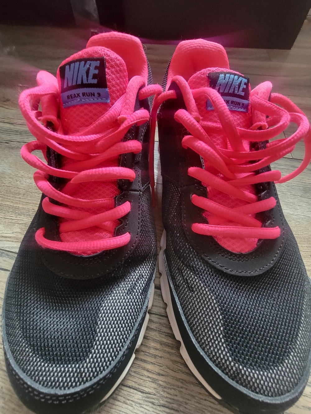 Nike Women's Reax Run 9 Black & Hot Pink Running Shoes Size 8.5
